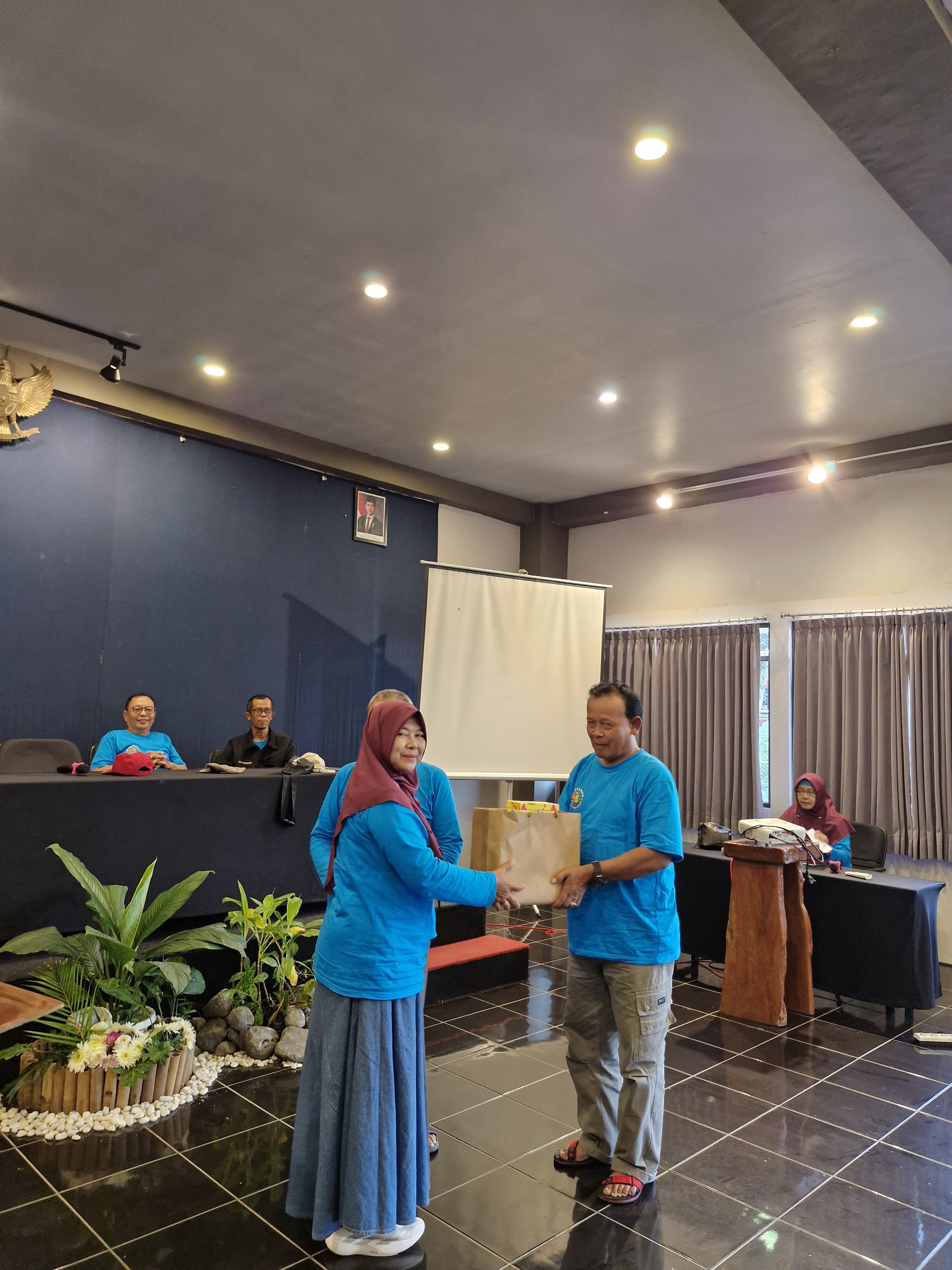 Capacity Building dan Pelepasan Purna Tugas Guru SMP N 1 Wuryantoro