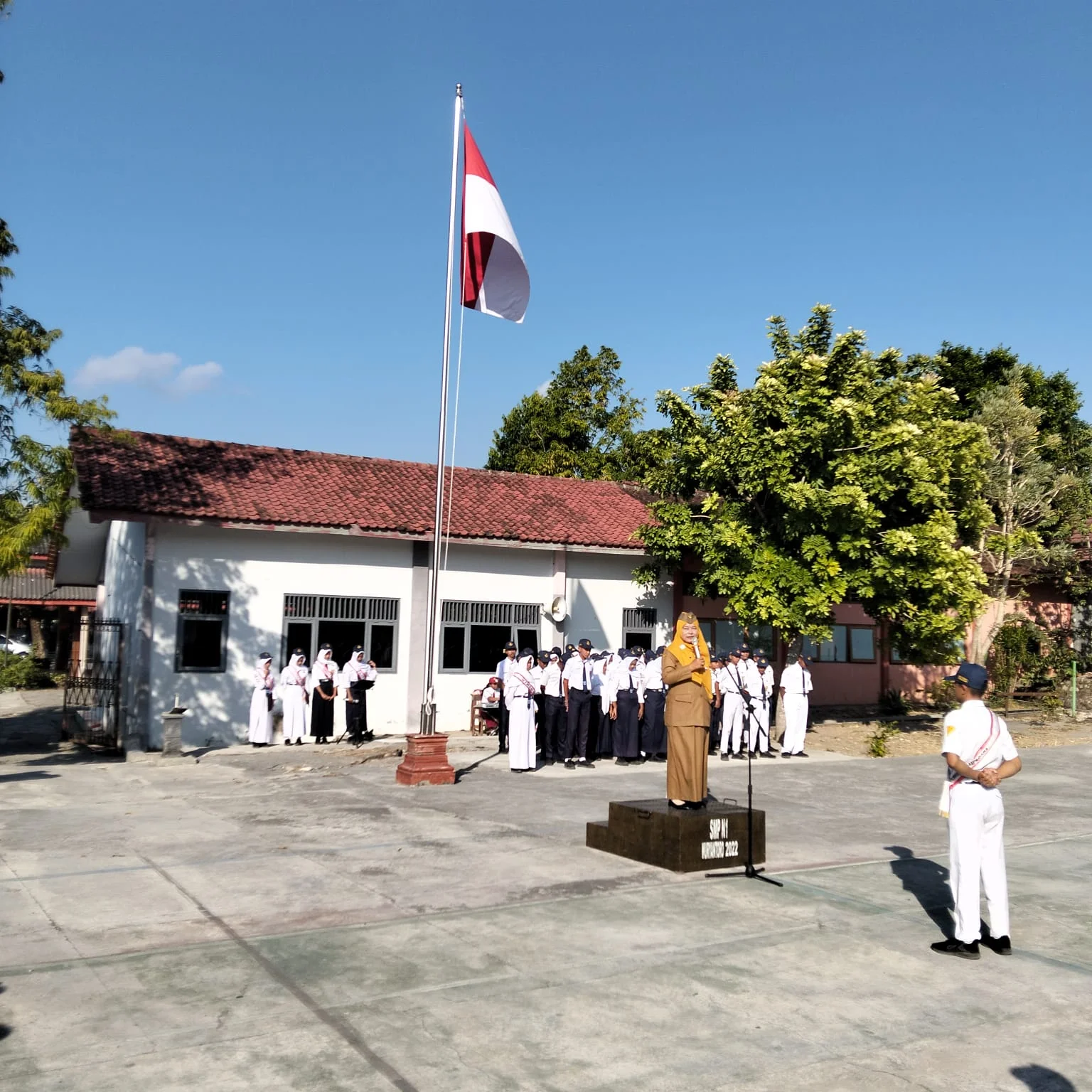 Filosofi Payung dengan Tata Tertib Sekolah